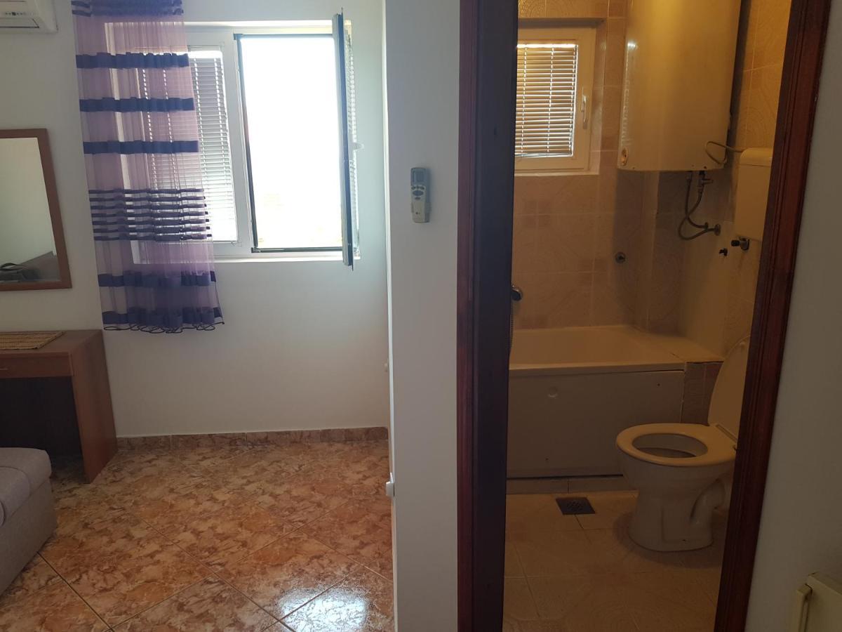 Apartments Drobni Pijesak Petrovac Rum bild