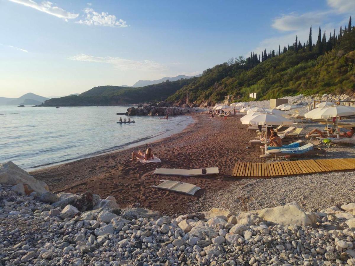 Apartments Drobni Pijesak Petrovac Exteriör bild