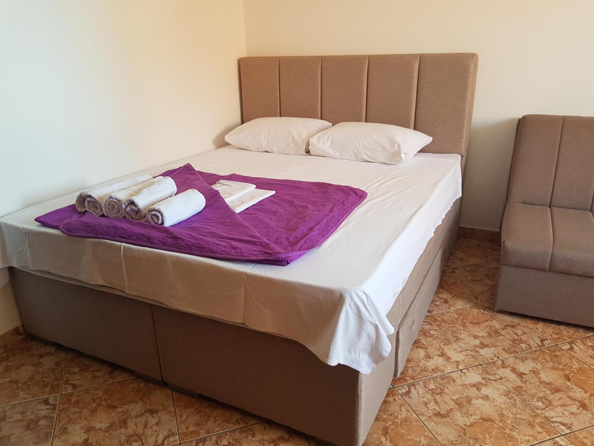 Apartments Drobni Pijesak Petrovac Rum bild