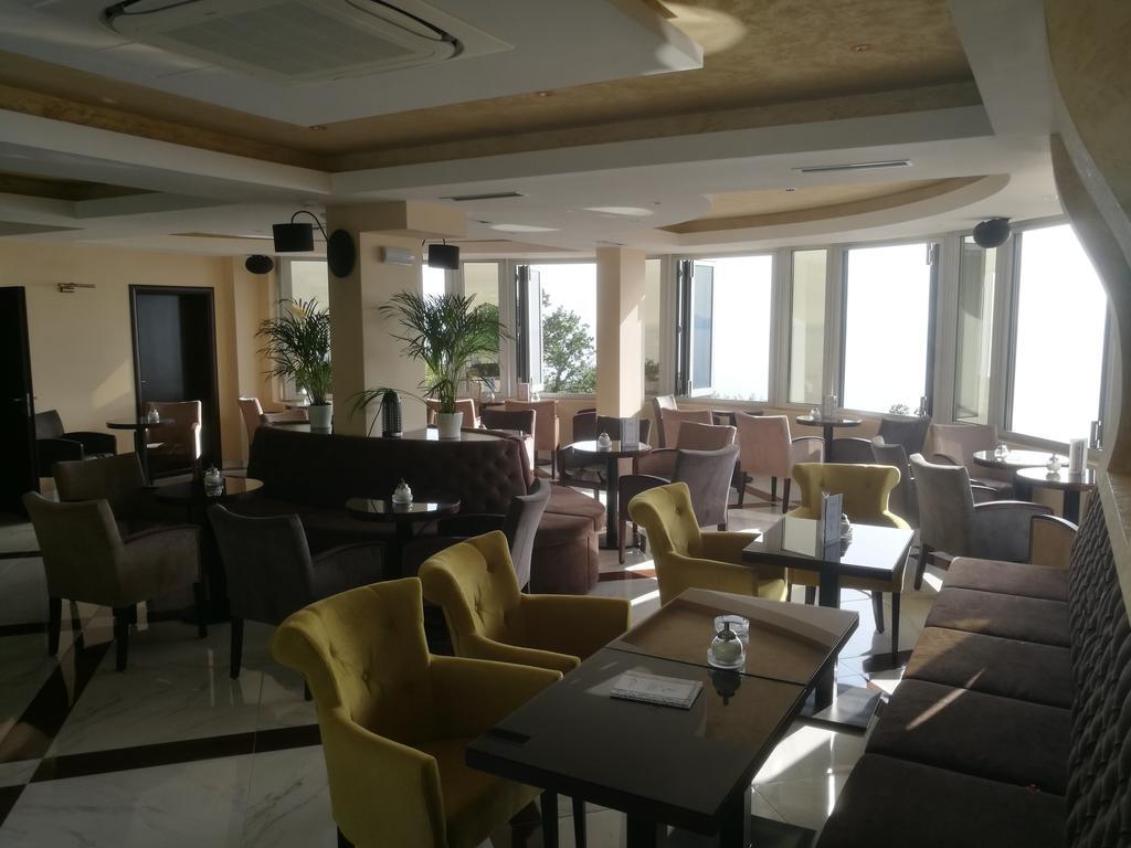Apartments Drobni Pijesak Petrovac Exteriör bild